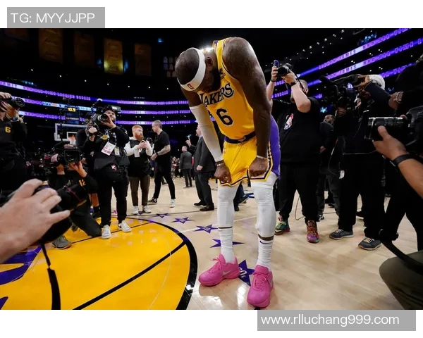 詹姆斯在比赛中受伤,成为湖人失利不可承受之重
